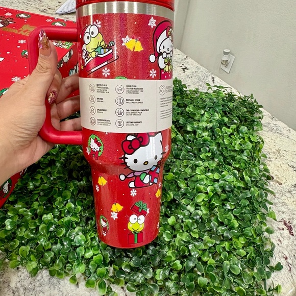 Hello kitty stanley 40 oz - Picture 3 of 6